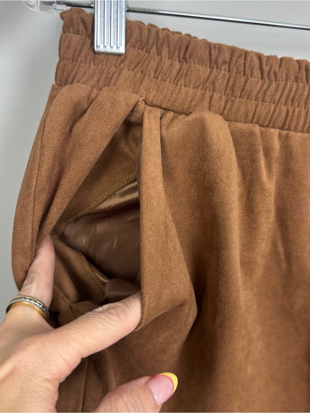 FOREVER 21 | NEW Vegan Suede Elastic-Waist Shorts in Brown Women’s Size Large - Picture 4 of 8